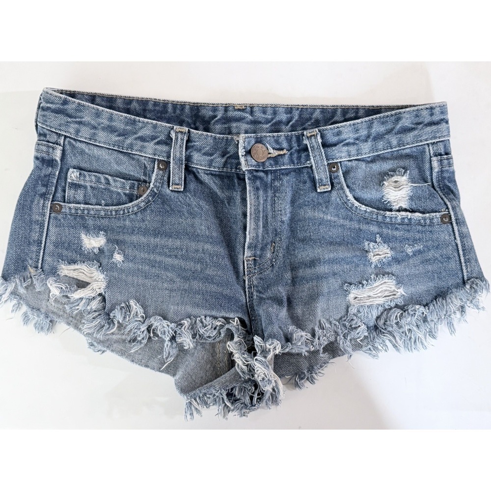 Urban Outfitters BDG Denim Shorts Womens 27 Blue Distressed Cheeky Bootie‎